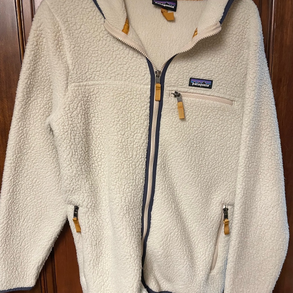 Patagonia Women’s Off-White Fleece Jacket with Black Trim